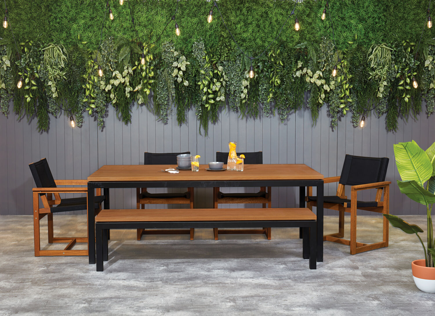 Outdoor Chairs & Benches - Danske Mobler